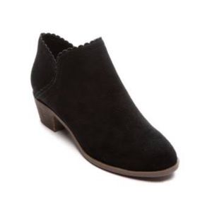 Crown & Ivy Scalloped Booties